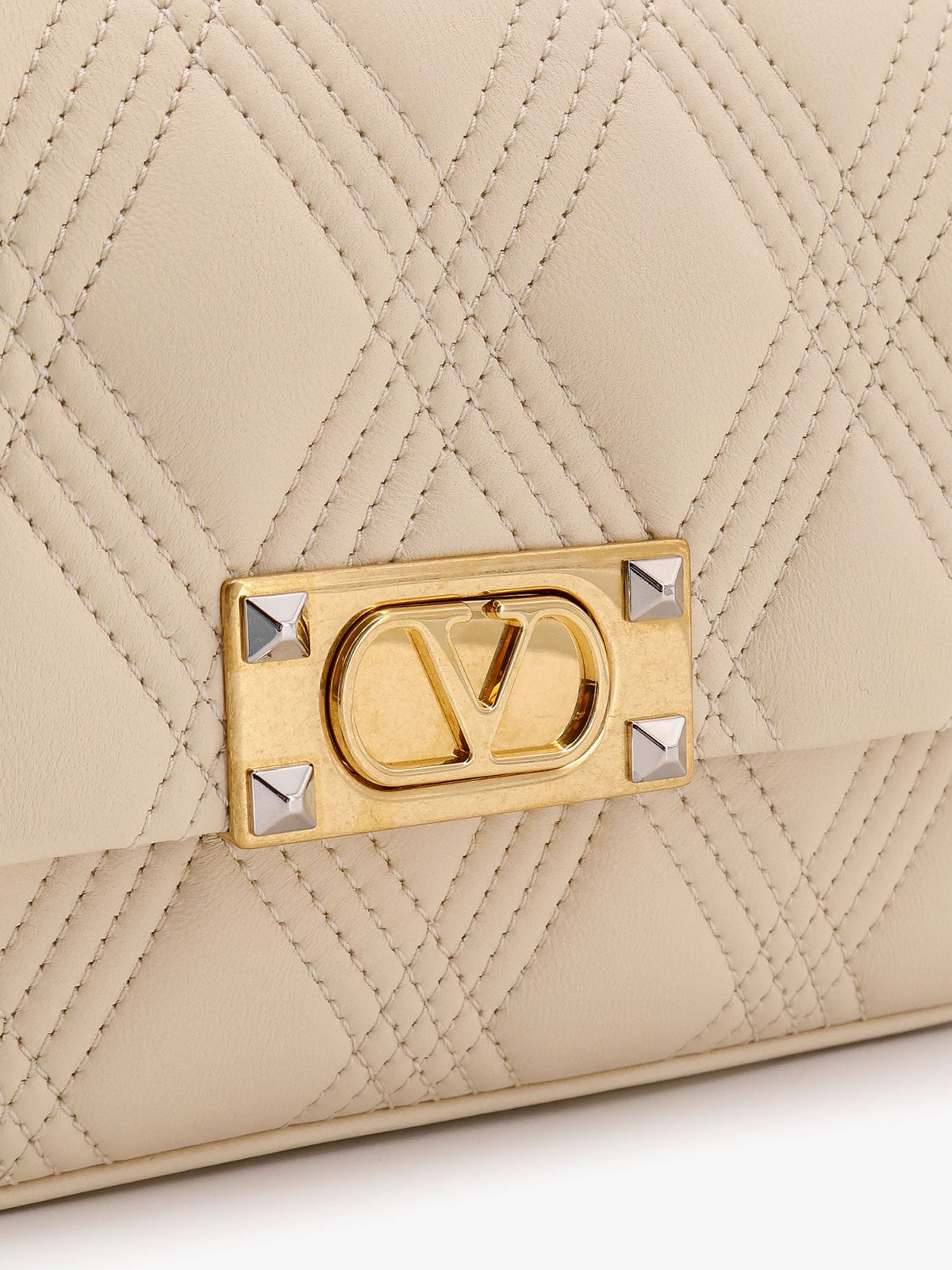 Valentino Garavani Valentino Garavani quiltie 67 leather medium shoulder bag with chain - Beige