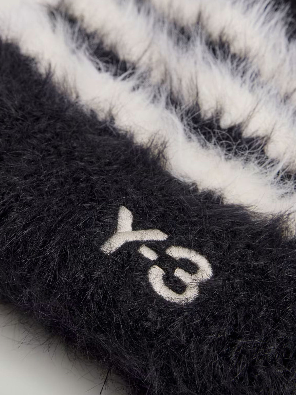 Y-3 Knit hat with logo embroidery - Black