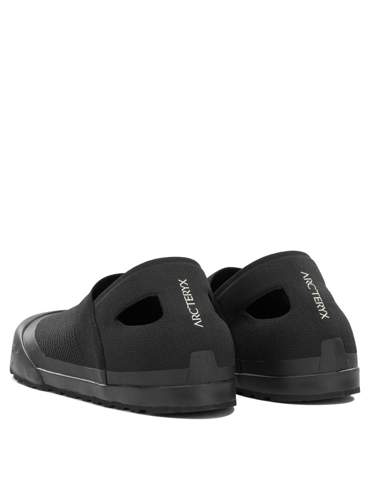 Arc'teryx "Kragg Aura" Low-top sneakers - Black