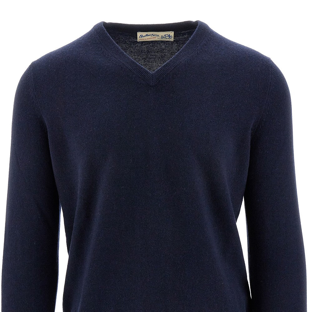 Ballantyne V-neck cashmere sweater