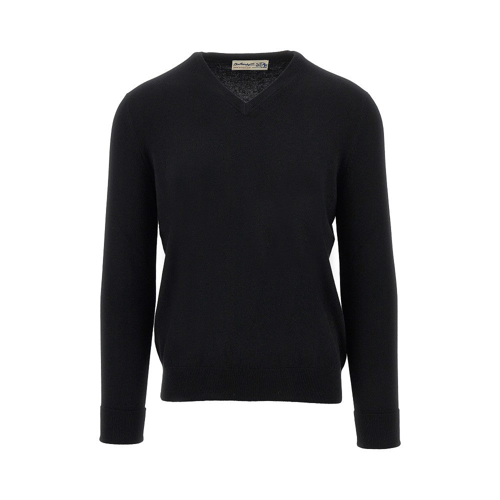 Ballantyne V-neck cashmere sweater