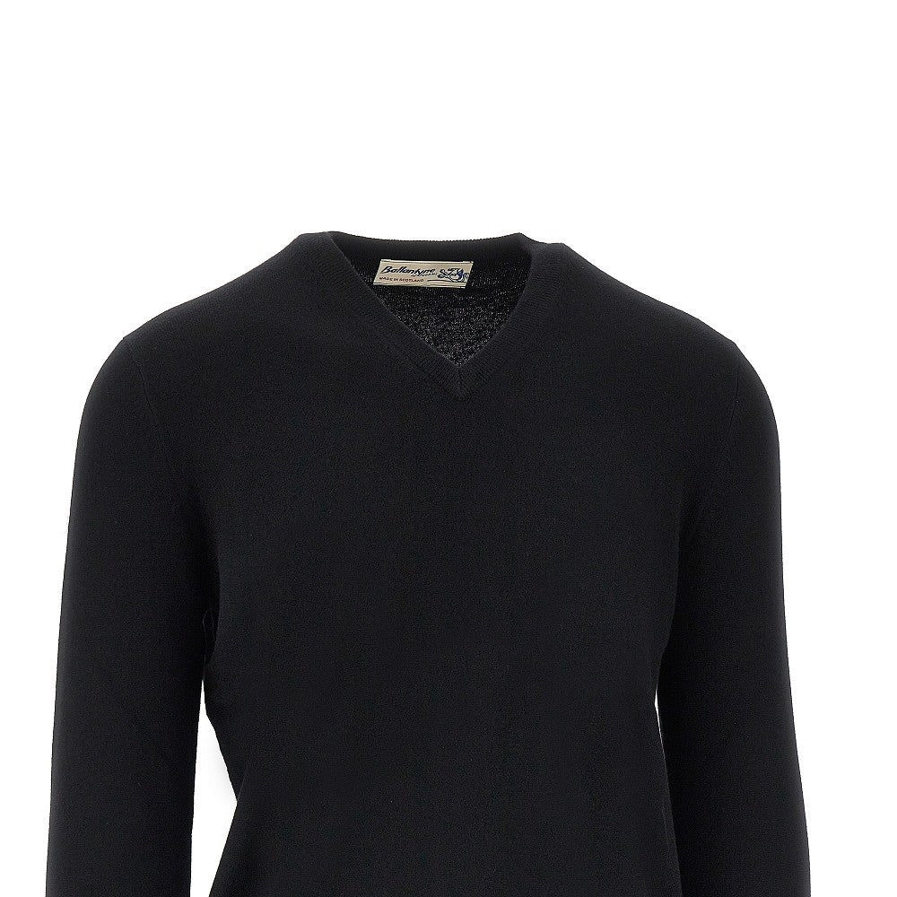 Ballantyne V-neck cashmere sweater