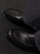 Fendi Leather loafers with metal FF logo - Nero
