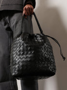 Bottega Veneta Bucket Intrecciato Biblioteca leather shoulder bag - Blacksilver
