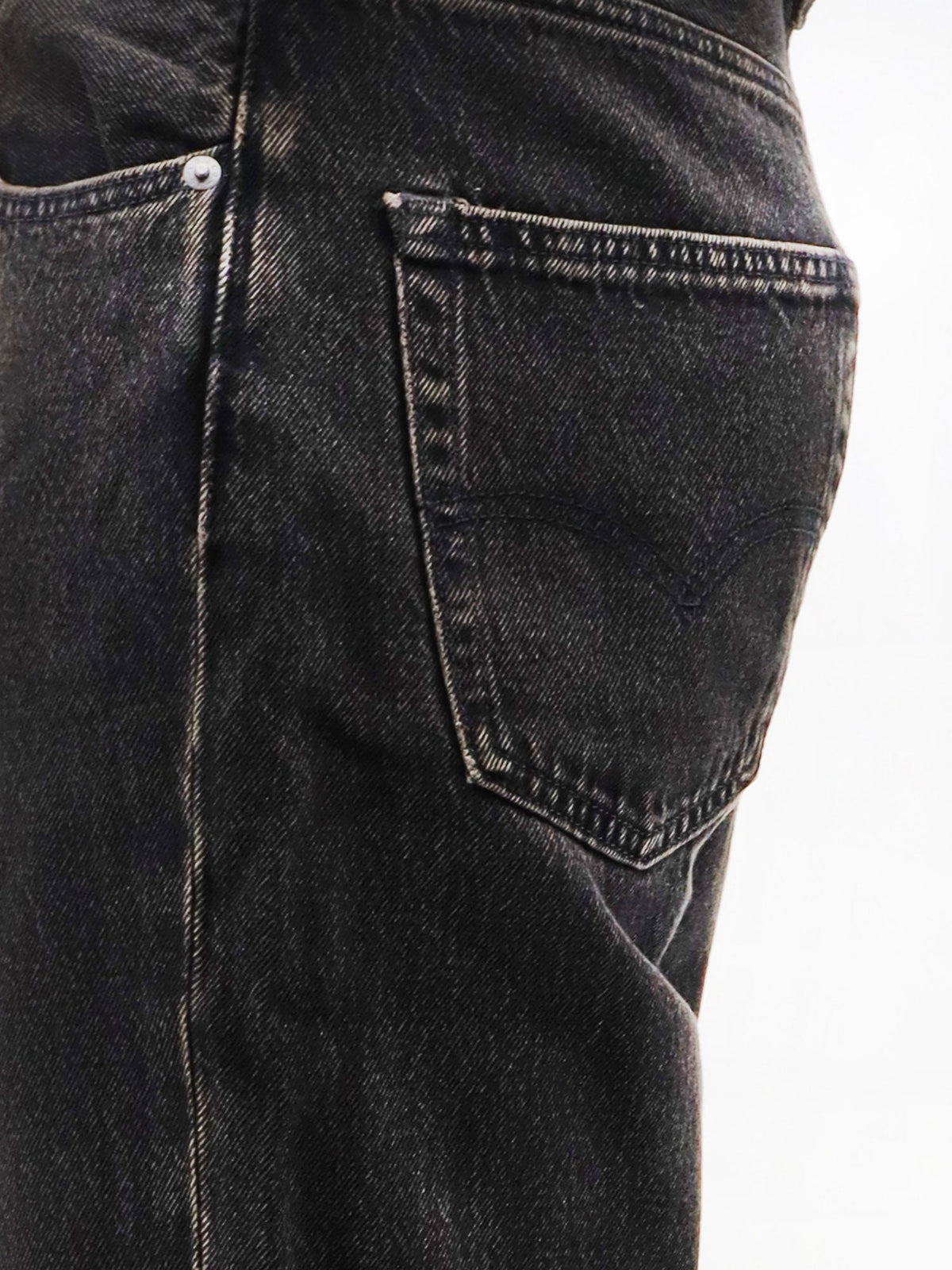 Levi's 568 Loose Straight Jeans - Welcometotherodeo