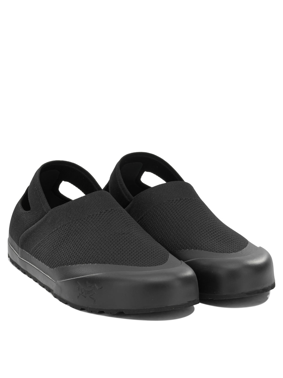 Arc'teryx "Kragg Aura" Low-top sneakers - Black