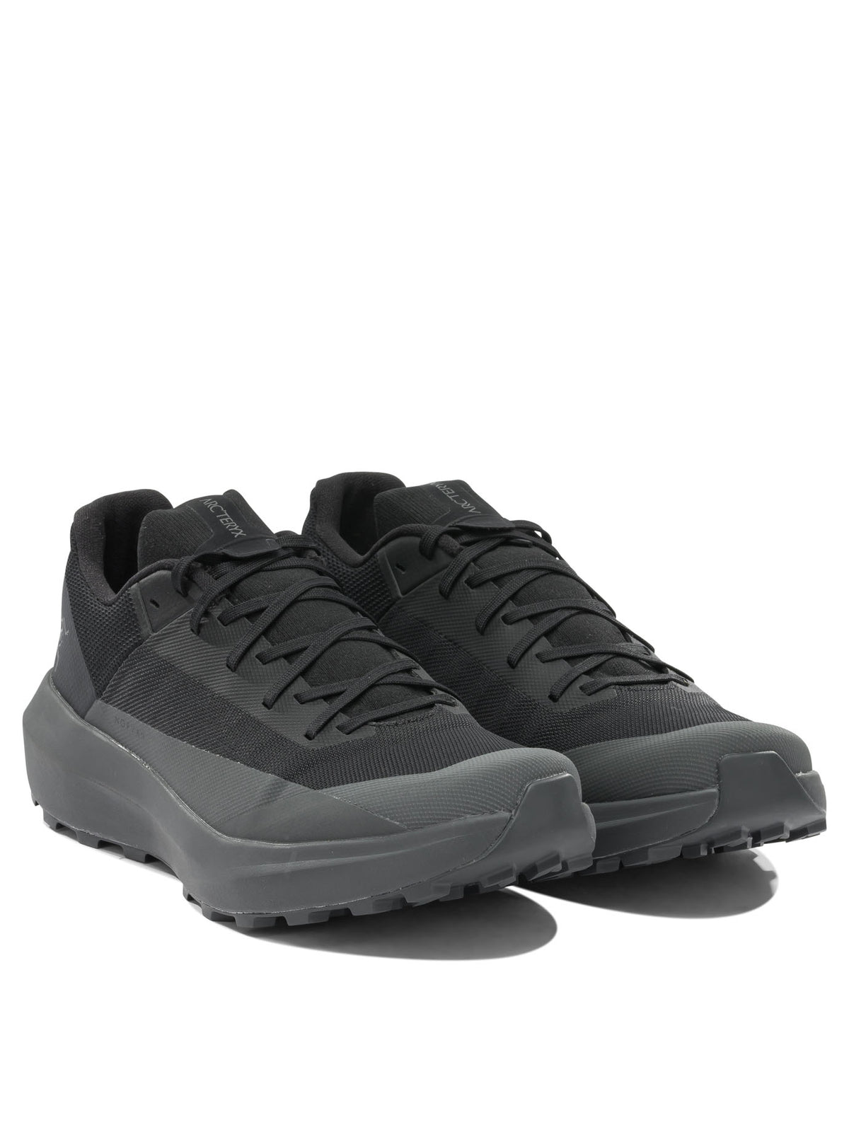 Arc'teryx "Norvan LD 4" Low-top sneakers - Black